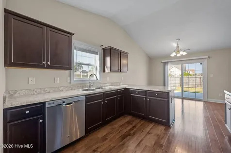 320 Aquamarine Circle Jacksonville NC 28546