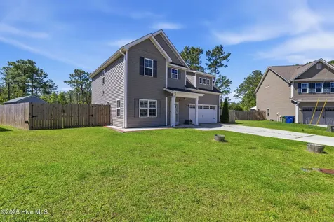 527 Everett Glades Sneads Ferry NC 28460