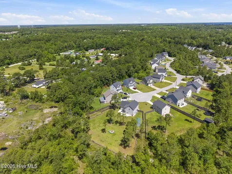 527 Everett Glades Sneads Ferry NC 28460
