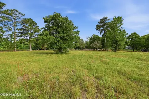 140 E Winding Way Wallace NC 28466