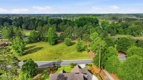 140 E Winding Way Wallace NC 28466