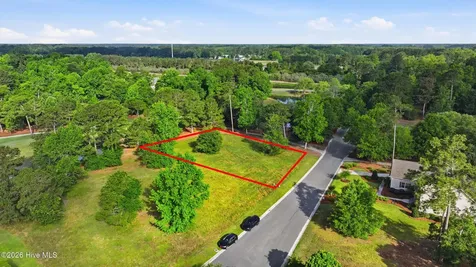 140 E Winding Way Wallace NC 28466