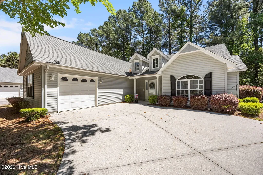 703 Hummingbird S Swansboro NC 28584