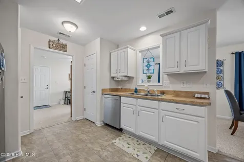 703 Hummingbird S Swansboro NC 28584