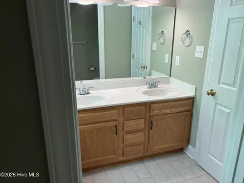328 Lakemere Drive New Bern NC 28562