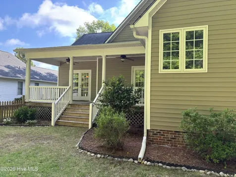 328 Lakemere Drive New Bern NC 28562