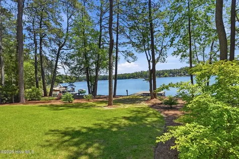 65 Lakeview Drive Whispering Pines NC 28327