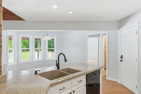16141 Nc Highway 210 Rocky Point NC 28457