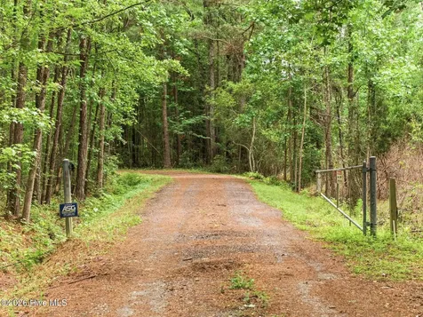 16141 Nc Highway 210 Rocky Point NC 28457