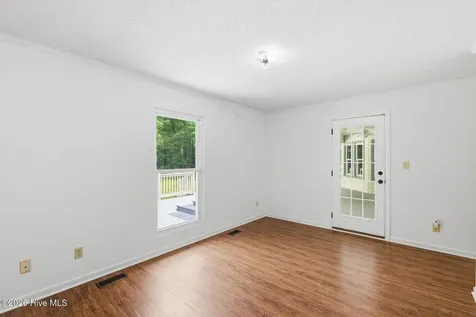 16141 Nc Highway 210 Rocky Point NC 28457