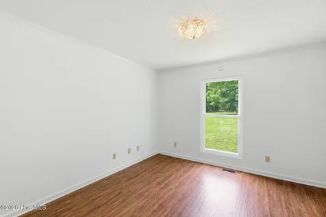 16141 Nc Highway 210 Rocky Point NC 28457
