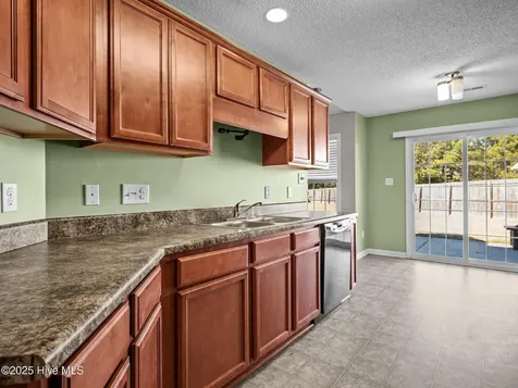 101 Berwick Court Jacksonville NC 28546