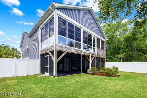 124 NE 7th Street Oak Island NC 28465