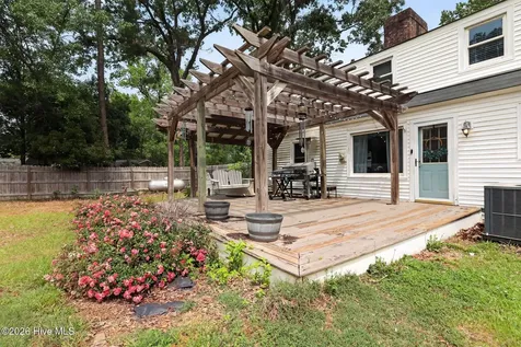 206 Woodland Drive Clinton NC 28328