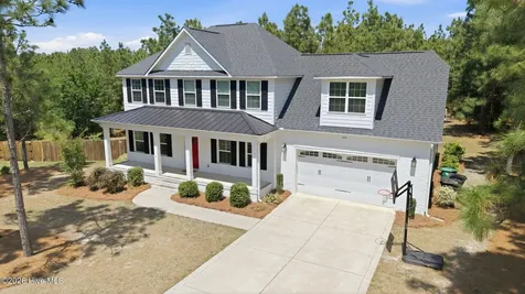 834 Winston Pines Drive Aberdeen NC 28315