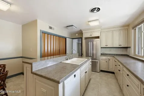 1608 Rhem Avenue New Bern NC 28560