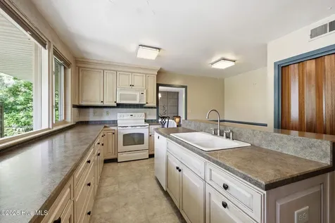 1608 Rhem Avenue New Bern NC 28560
