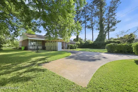 1608 Rhem Avenue New Bern NC 28560