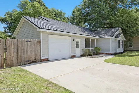 402 Southwest Drive Jacksonville NC 28540