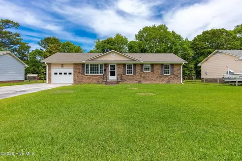 921 Harrell Drive Morehead City NC 28557