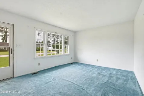 921 Harrell Drive Morehead City NC 28557