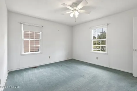 921 Harrell Drive Morehead City NC 28557