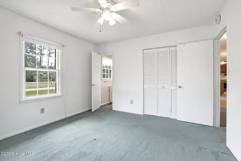 921 Harrell Drive Morehead City NC 28557