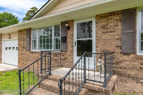 921 Harrell Drive Morehead City NC 28557