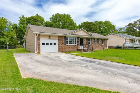 921 Harrell Drive Morehead City NC 28557