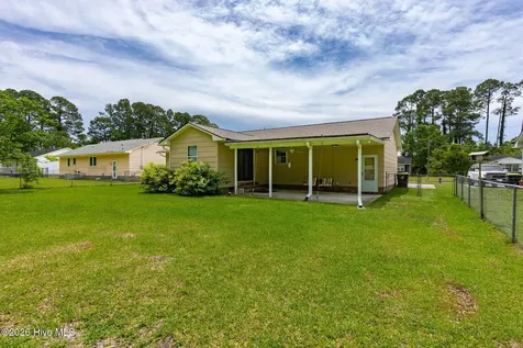 921 Harrell Drive Morehead City NC 28557