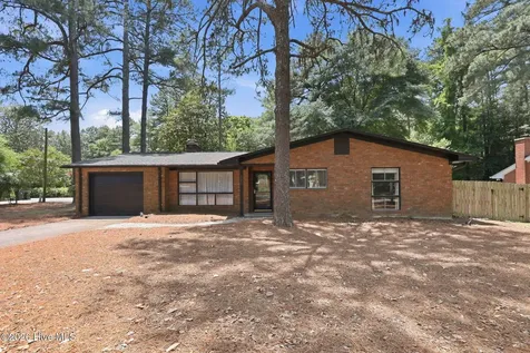 390 E Indiana Avenue Southern Pines NC 28387