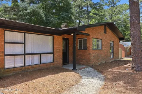 390 E Indiana Avenue Southern Pines NC 28387