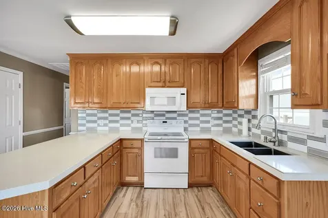 4069 4th Street Surf City NC 28445