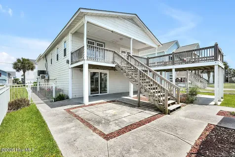 4069 4th Street Surf City NC 28445