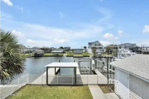 4069 4th Street Surf City NC 28445