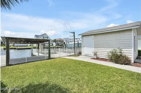 4069 4th Street Surf City NC 28445