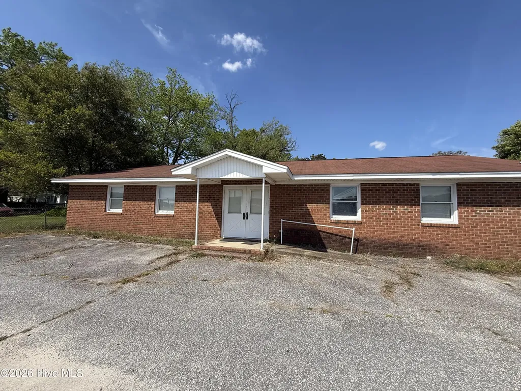 212 S Gillespie Street Elizabethtown NC 28337