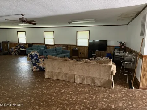 212 S Gillespie Street Elizabethtown NC 28337