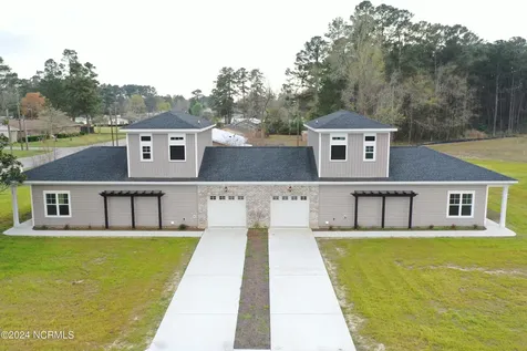 21 Crew Court Whiteville NC 28472