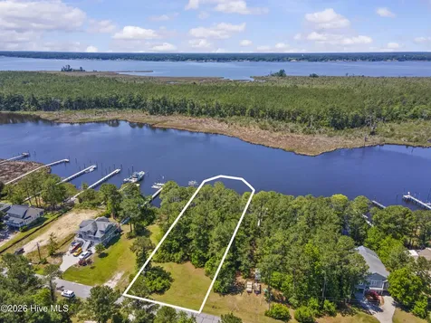 5202 Bucco Reef Road New Bern NC 28560