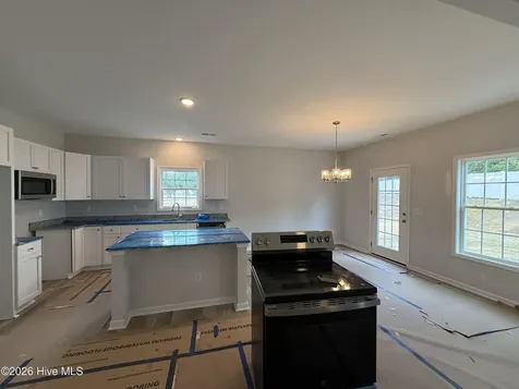 75 Crossvine Street Selma NC 27576