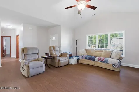 801 Little Cardinal Court Jacksonville NC 28540