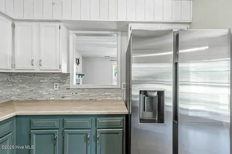 212 W Volant Street Hubert NC 28539