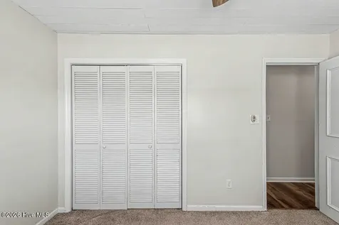 212 W Volant Street Hubert NC 28539