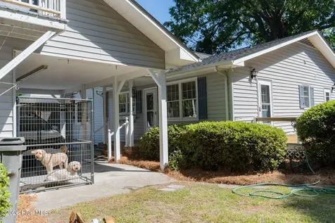 512 S Ashe Street Bladenboro NC 28320