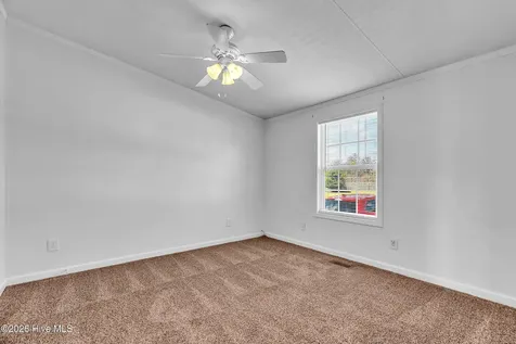 213 S Winchester Lane Hubert NC 28539