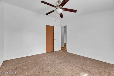 213 S Winchester Lane Hubert NC 28539