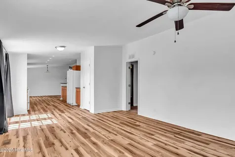 213 S Winchester Lane Hubert NC 28539