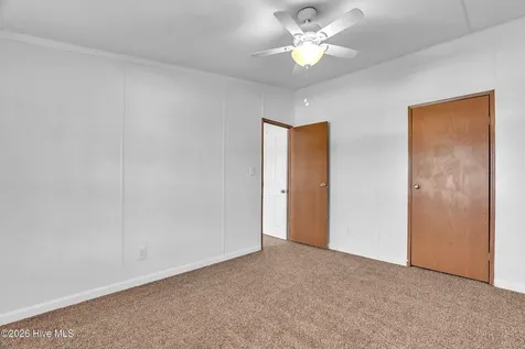 213 S Winchester Lane Hubert NC 28539