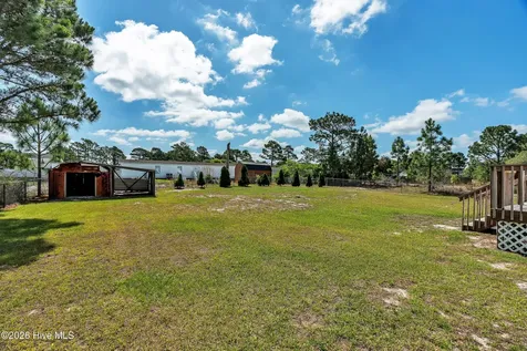 213 S Winchester Lane Hubert NC 28539